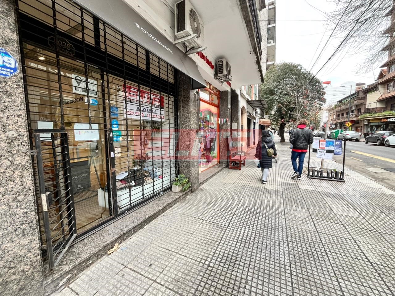 Local sobre Blanco Encalada a mts av. Triunvirato y subte B