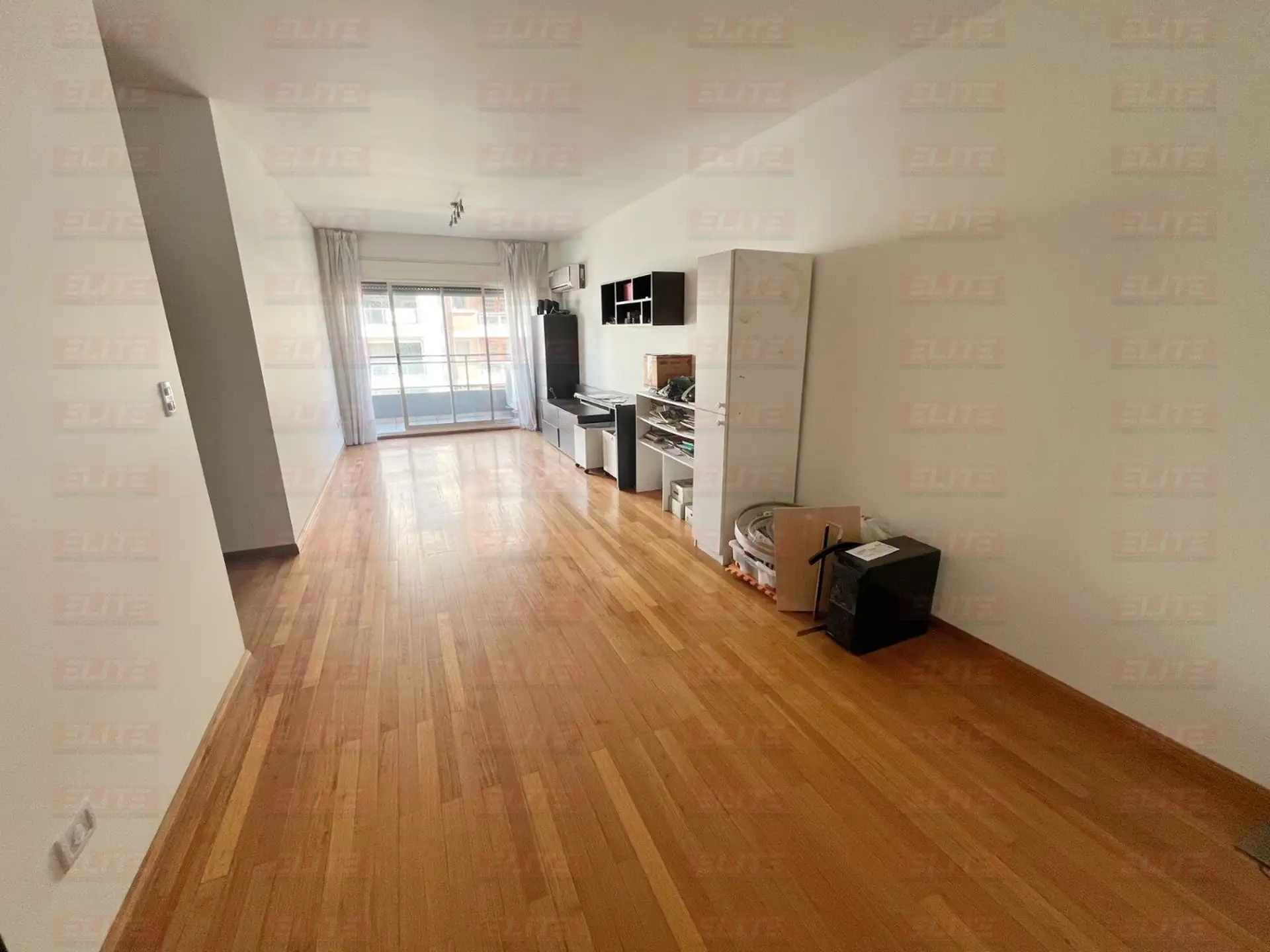 Semipiso 3 Amb de Categoria Al Frente con Balcon corrido y cochera